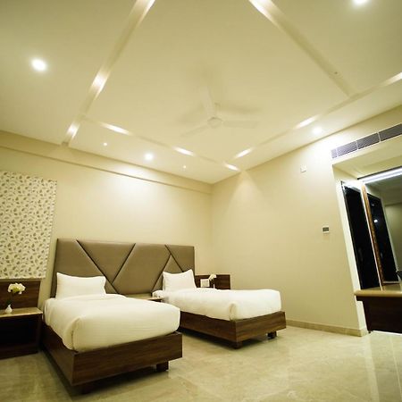 Sun Shine Hotel Bangalore Exterior foto